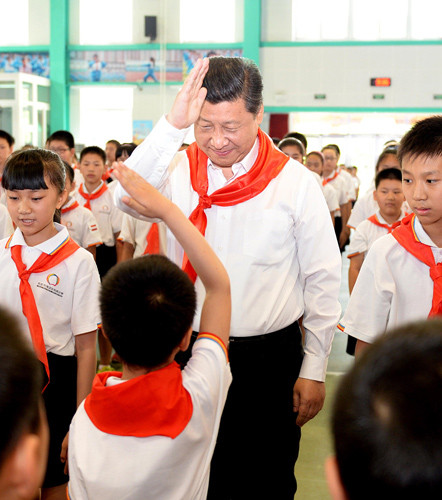 习近平到北京市海淀区民族小学参加庆祝“六一”国际儿童节活动