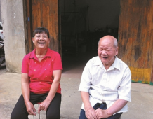 “中国好人”张小妹义务照顾邻居30多年