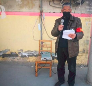 河南郑州：这位64岁的“主播” 有些不一般