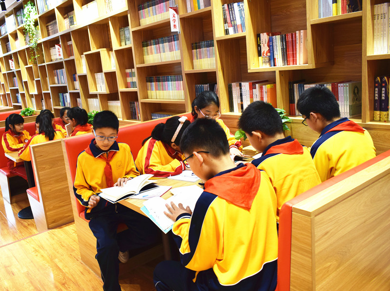 河南南阳：建设书香校园 培育红色传人