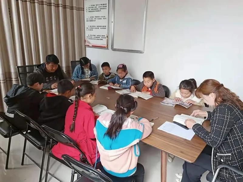 河南南阳：建设书香校园 培育红色传人