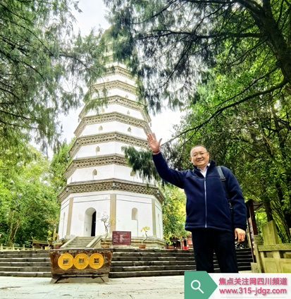 阆中标志性建筑——白塔