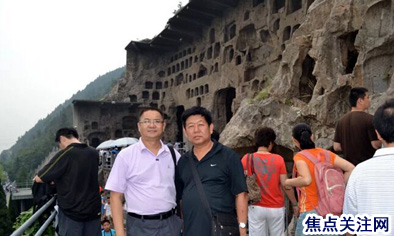 主任白万省一行参观洛阳龙门石窟