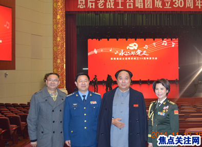 邓克勤　空军指挥学院战役战术系主任，空军大校军衔